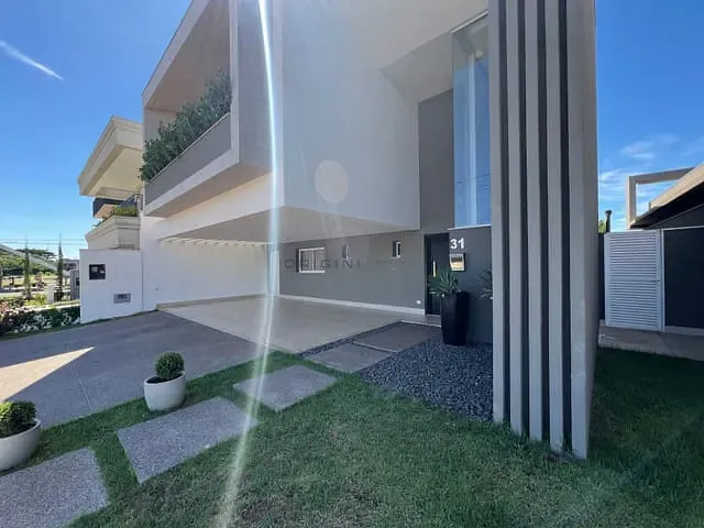 Sobrado com 394m² 4 quartos e 5 banheiros, à venda, no bairro Damha III em Campo Grande