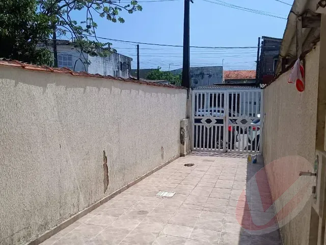 Sobrado com 82m² 2 quartos e 1 banheiro, à venda ou para alugar, no bairro Samambaia em Praia Grande