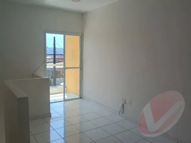 Sobrado com 82m² 2 quartos e 1 banheiro, à venda ou para alugar, no bairro Samambaia em Praia Grande