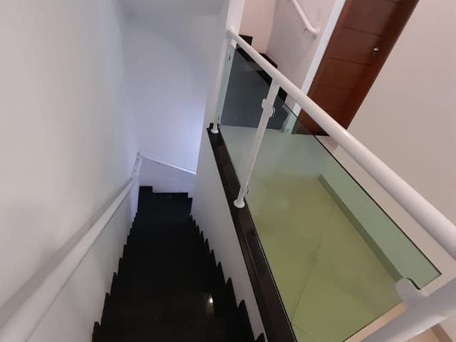 Sobrado com 110m² 3 quartos e 4 banheiros, à venda, no bairro José Menino em Santos