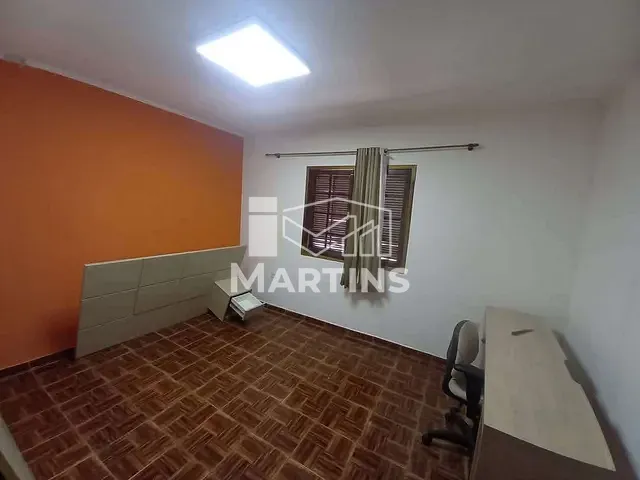 Sobrado 3 quartos e 2 banheiros, à venda, no bairro Parque Paraíso em Itapecerica da Serra