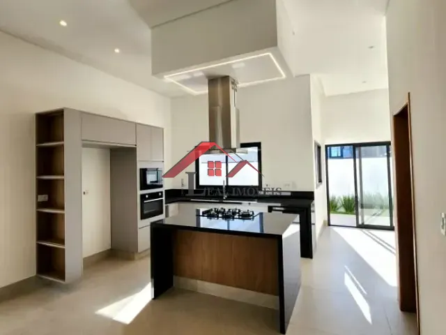 Sobrado com 300m² 3 quartos e 1 banheiro, à venda, no bairro Loteamento Ilha de Capri em Salto