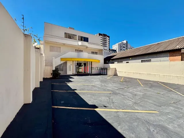 Sobrado para alugar, no bairro Centro em Londrina