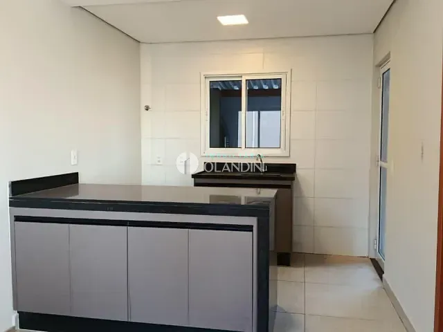 Sobrado com 130m² 2 quartos e 3 banheiros, à venda, no bairro Residencial dos Ipês em Artur Nogueira