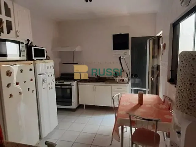 Sobrado com 375m² 3 quartos e 3 banheiros, à venda, no bairro Vila Zezé em Jacareí