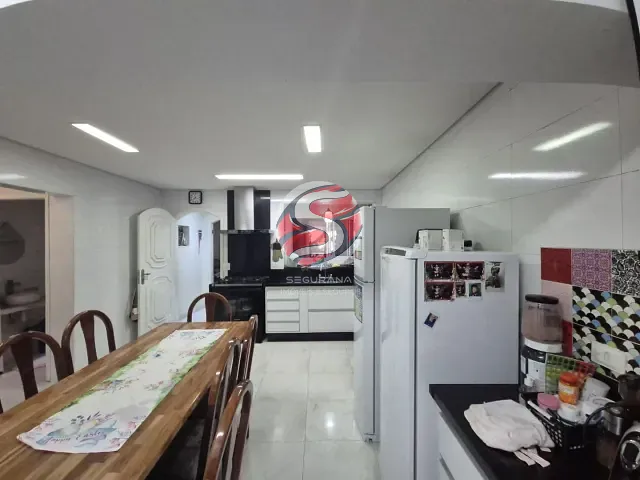 Sobrado com 200m² 2 quartos e 3 banheiros, à venda, no bairro Vila Tolstoi em São Paulo
