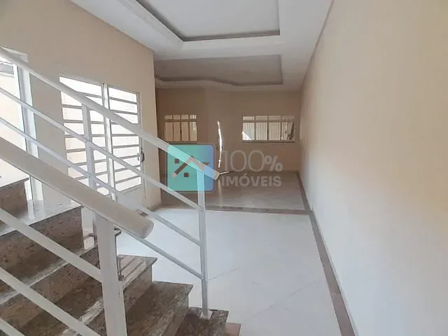 Sobrado com 250m² 4 quartos e 4 banheiros, à venda, no bairro Parque Industrial em São José dos Campos