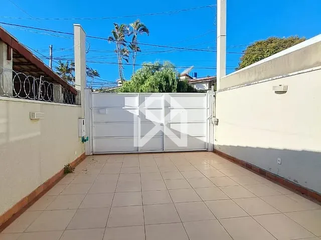 Sobrado com 149m² 3 quartos e 4 banheiros, à venda, no bairro Cidade Satélite em Atibaia