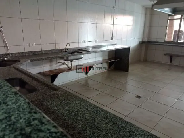 Sobrado com 1333m², à venda, no bairro Waldemar Hauer em Londrina