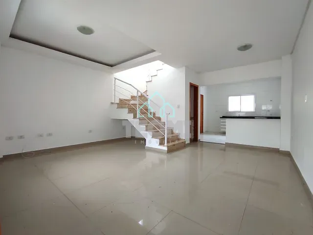 Sobrado com 200m² 3 quartos e 3 banheiros, à venda ou para alugar, no bairro Vila Areao em Taubaté
