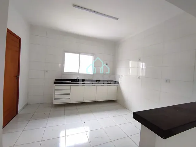 Sobrado com 200m² 3 quartos e 3 banheiros, à venda, no bairro Vila Areao em Taubaté