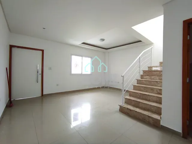 Sobrado com 200m² 3 quartos e 3 banheiros, à venda ou para alugar, no bairro Vila Areao em Taubaté