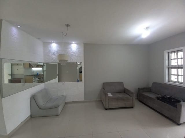 Sobrado com 110m² 2 quartos e 2 banheiros, à venda, no bairro Ingleses do Rio Vermelho em Florianópolis