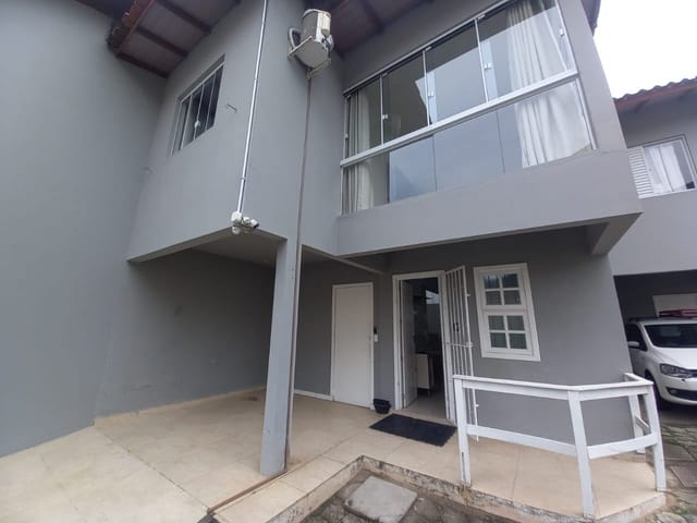 Sobrado com 110m² 2 quartos e 2 banheiros, à venda, no bairro Ingleses do Rio Vermelho em Florianópolis