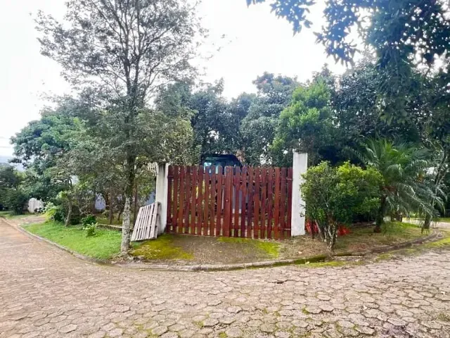 Sobrado com 700m² 3 quartos e 2 banheiros, à venda, no bairro Jardim Paraíso do Sol em São José dos Campos