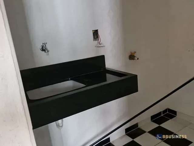 Sobrado com 110m², para alugar, no bairro Centro em Campos dos Goytacazes