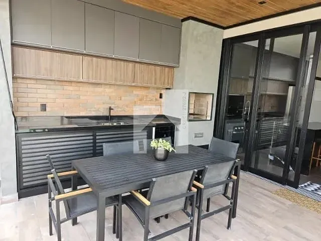 Sobrado com 196m² 3 quartos e 2 banheiros, à venda, no bairro Recanto Quarto Centenário em Jundiaí