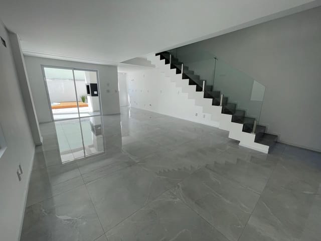 Sobrado com 163m² 3 quartos e 4 banheiros, à venda, no bairro São João em Itajaí