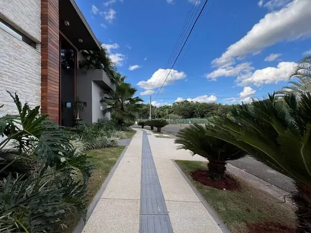 Sobrado com 454m² 4 quartos e 7 banheiros, à venda, no bairro Residencial Damha em Campo Grande