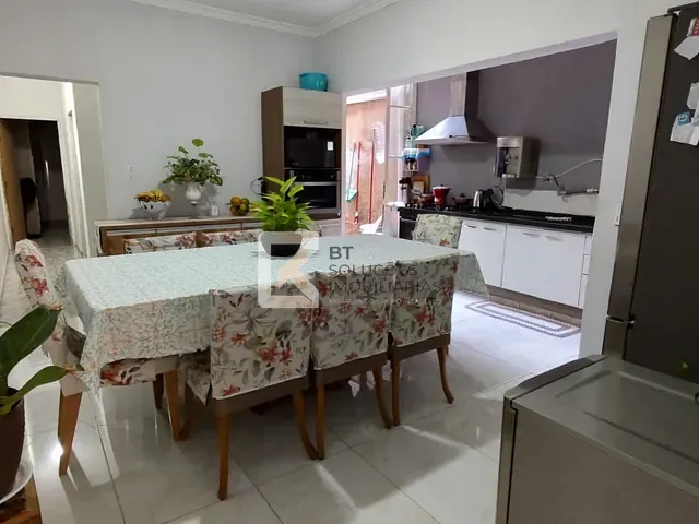 Sobrado 3 quartos e 2 banheiros, à venda, no bairro Jardim Morada do Sol em Indaiatuba