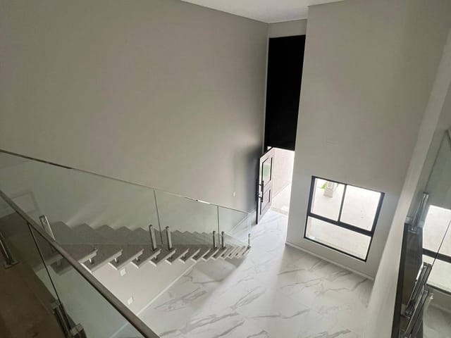 Sobrado com 160m² 3 quartos e 4 banheiros, à venda, no bairro Centro em Itajaí