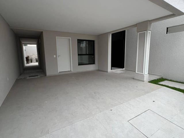 Sobrado com 160m² 3 quartos e 4 banheiros, à venda, no bairro Centro em Itajaí