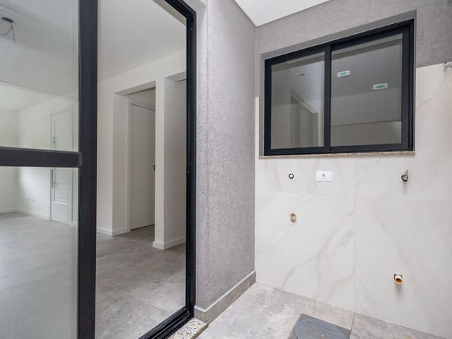 Sobrado com 90m² 3 quartos e 4 banheiros, à venda, no bairro Uberaba em Curitiba