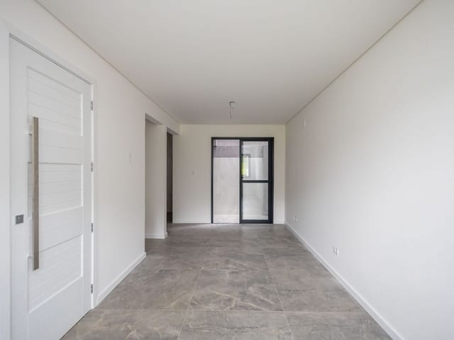 Sobrado com 90m² 3 quartos e 4 banheiros, à venda, no bairro Uberaba em Curitiba