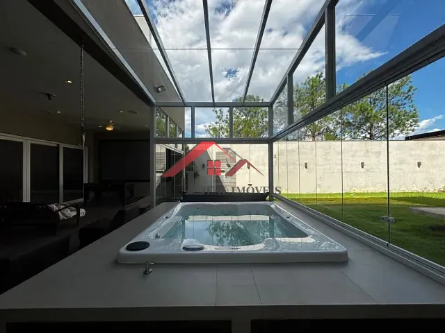Sobrado com 1000m² 4 quartos e 7 banheiros, à venda, no bairro Condomínio Palmeiras Imperiais em Salto