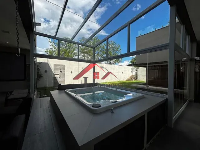 Sobrado com 1000m² 4 quartos e 7 banheiros, à venda, no bairro Condomínio Palmeiras Imperiais em Salto