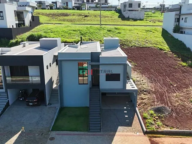 Sobrado com 264m² 3 quartos e 1 banheiro, à venda, no bairro Gleba Simon Frazer em Londrina