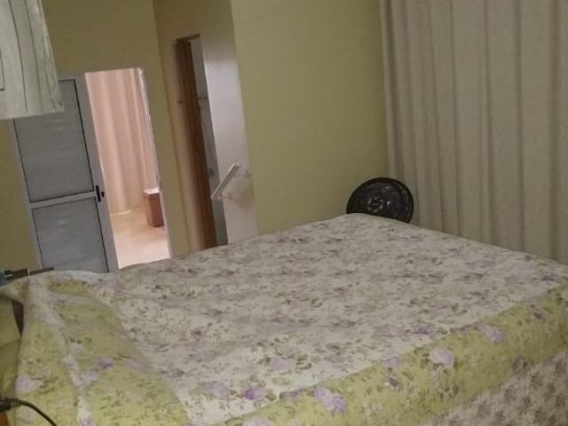 Sobrado com 300m² 5 quartos e 2 banheiros, à venda, no bairro Jardim Leonor em Carapicuíba