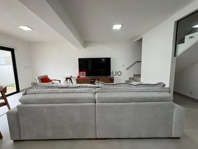 Sobrado com 253m² 4 quartos e 4 banheiros, à venda, no bairro Residencial Jardins Lyon em Aparecida de Goiânia