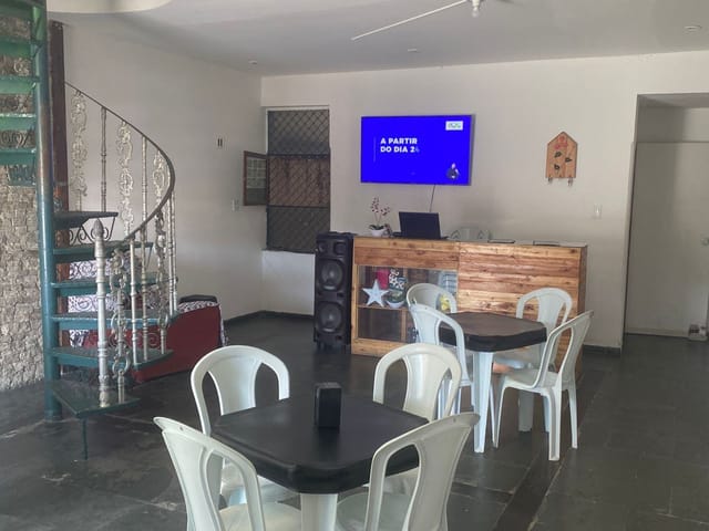 Sobrado com 480m², à venda ou para alugar, no bairro Centro em Campos dos Goytacazes