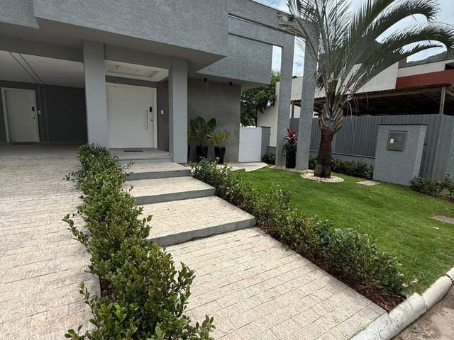 Sobrado com 450m² 4 quartos e 5 banheiros, à venda, no bairro Barra em Balneário Camboriú