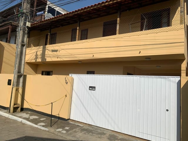 Sobrado com 200m² 3 quartos e 2 banheiros, à venda, no bairro Ingleses do Rio Vermelho em Florianópolis