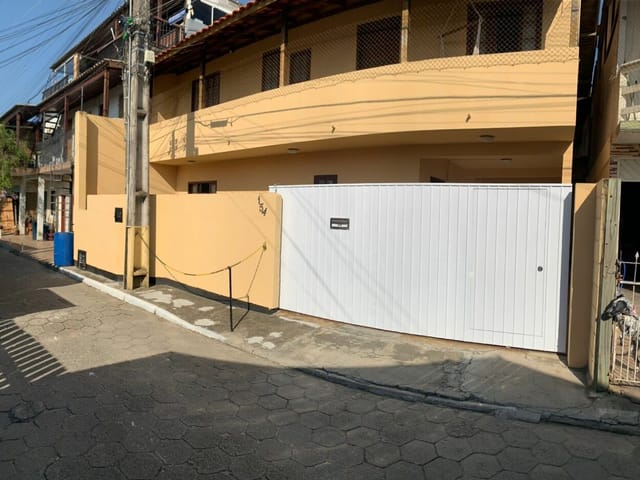 Sobrado com 200m² 3 quartos e 2 banheiros, à venda, no bairro Ingleses do Rio Vermelho em Florianópolis
