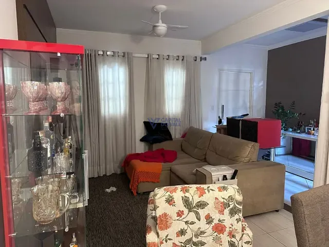 Sobrado com 155m² 4 quartos e 1 banheiro, à venda, no bairro Bosque dos Eucaliptos em São José dos Campos