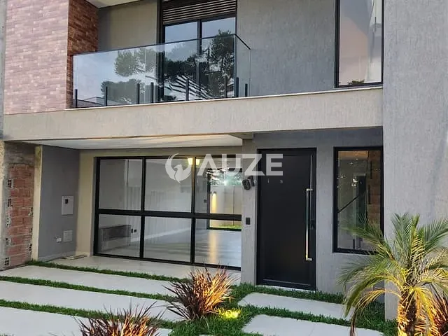 Sobrado 3 quartos e 4 banheiros, à venda, no bairro Pilarzinho em Curitiba