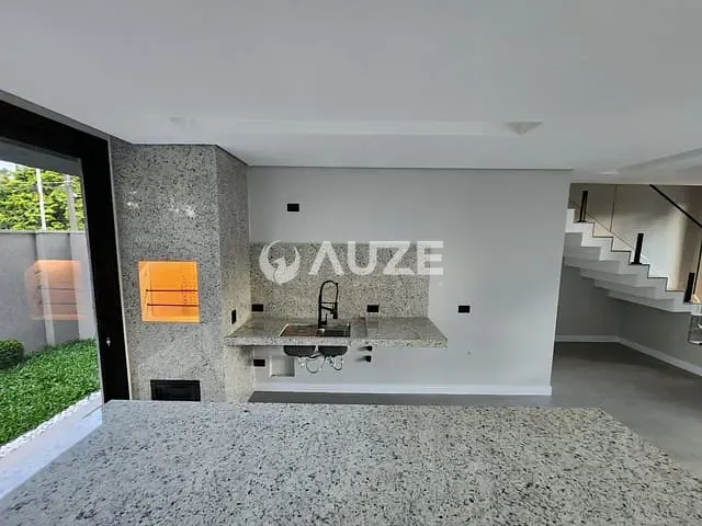 Sobrado 3 quartos e 4 banheiros, à venda, no bairro Pilarzinho em Curitiba