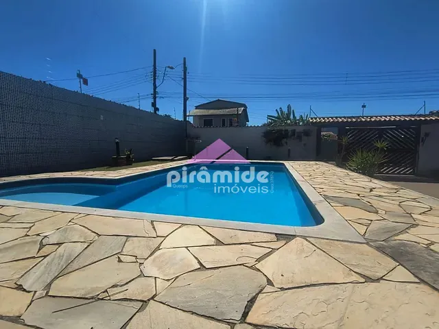 Sobrado com 360m² 3 quartos e 1 banheiro, à venda, no bairro Pontal de Santa Marina em Caraguatatuba
