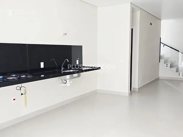 Sobrado com 390m² 2 quartos e 2 banheiros, à venda, no bairro Jardim Americano em Sorocaba