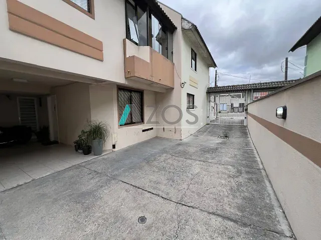 Sobrado 3 quartos e 3 banheiros, à venda, no bairro Jardim das Américas em Curitiba