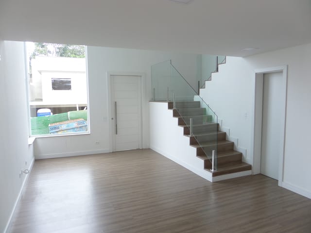 Foto do Casa em Condominio - Casa Nova em Condominio no Pilarzinho, próximo a Opera de Arame, amplo terraço com uma linda vista para Serra do Mar. | Imobiliária GreenVille