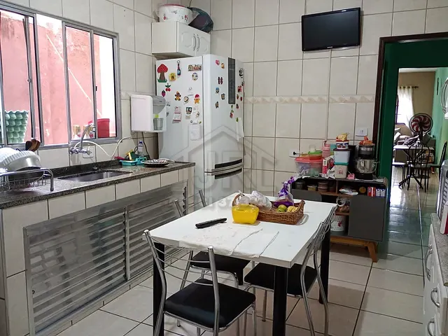 Sobrado com 247m² 4 quartos e 2 banheiros, à venda, no bairro Jardim Zaira em Mauá