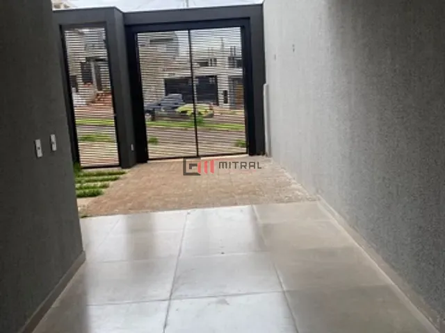 Sobrado 3 quartos e 3 banheiros, à venda, no bairro Gleba Simon Frazer em Londrina