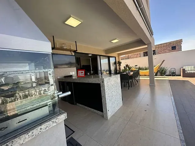 Sobrado com 360m² 3 quartos e 3 banheiros, à venda, no bairro Jardins Nápoles em Senador Canedo