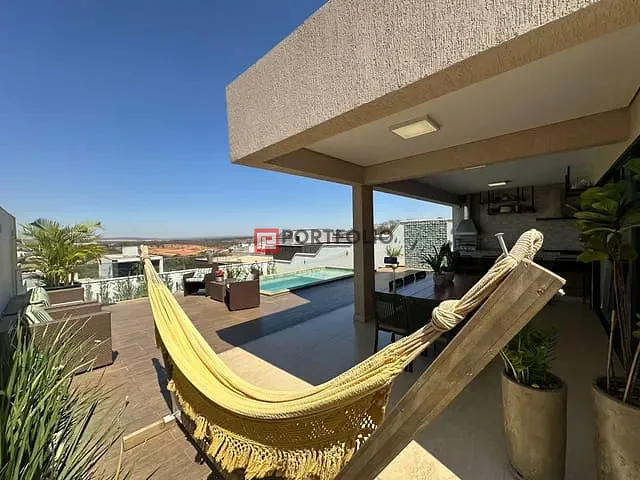 Sobrado com 360m² 3 quartos e 3 banheiros, à venda, no bairro Jardins Nápoles em Senador Canedo