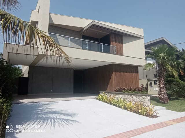 Sobrado com 537m² 4 quartos e 5 banheiros, à venda, no bairro Residencial Damha em Campo Grande