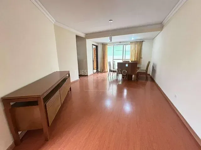 Sobrado com 180m² 3 quartos e 3 banheiros, para alugar, no bairro Uberaba em Curitiba